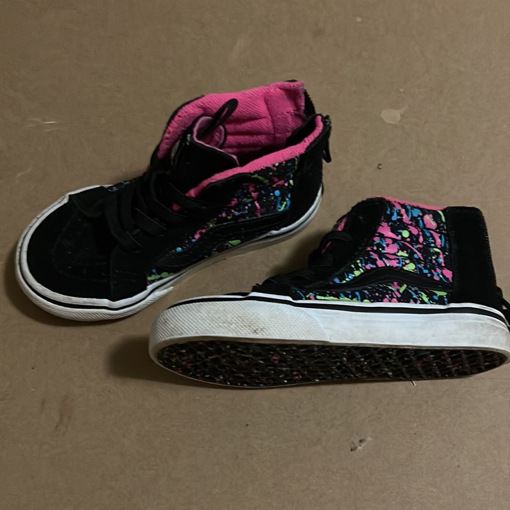 Vans - Picture 2 of 5
